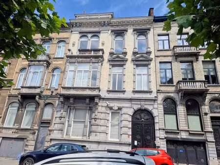 louis bertrand: bel appartement 1 chambre +/- 60m2