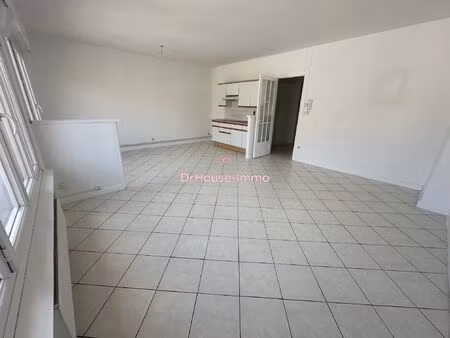 appartement t3 entre la place turenne et la plage. exclusivité
