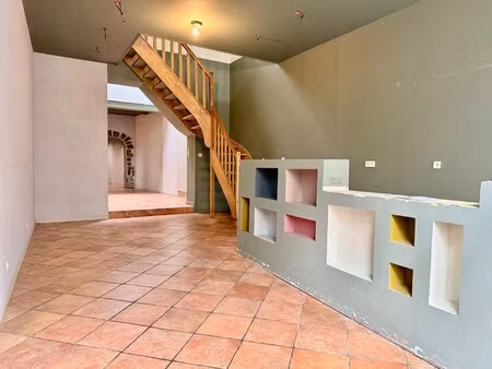 vieux douai – immeuble de 300 m² (251 m² habitables) - garage 42 m² et espaces de stockage