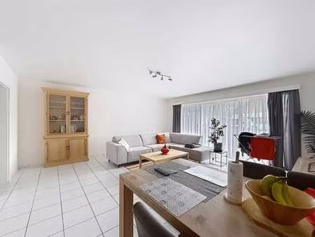 spacieux 2 chambres avec terrasse + possibilité garage