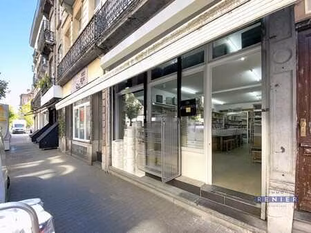 a vendre à forest: rez de chaussée commercial de +/- 100m²