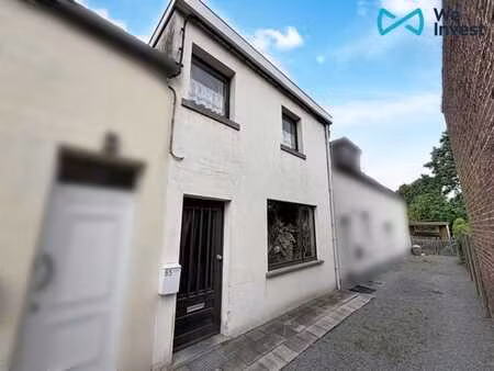 ** a vendre ** maison 2 ch. à rénover avec jardin & parking