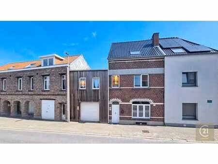 maison familiale ± 210 m² | 5 chambres | jardin | garage 2 v