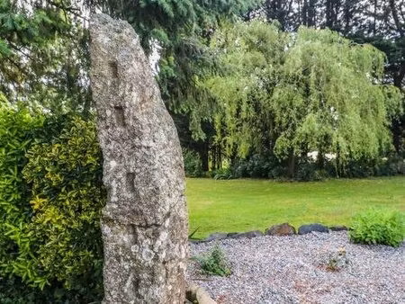 authentique corps de ferme aux portes de rostrenen: un paradis rural à saisir !
