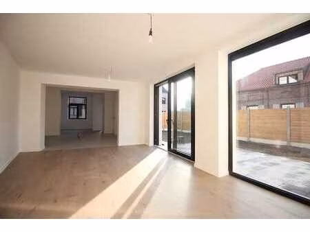 maison spacieuse et rénovée avec double garage