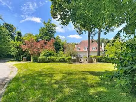 charmante villa avec superbe jardin proximité la hulpe