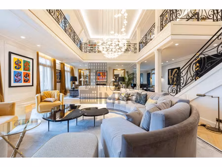 appartement de luxe à louer dans le quartier triangle d'or