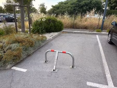 place de parking privative dans résidence sécurisée