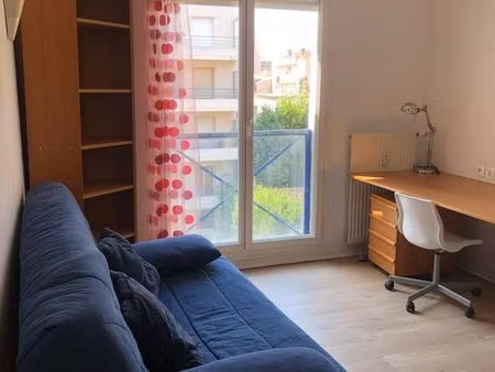 studio récent timone 20m2