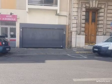 garage/box 11 m² marseille