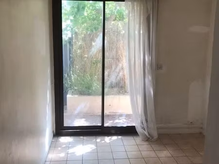 appartement 1 pièce 9 7 m²