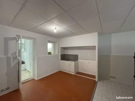 t2 - 36 m2 - rue edgard quinet - 13015 - 53 000