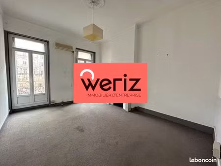 bureau 230 m²