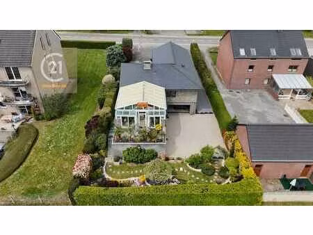 magnifique maison d'habitation avec commerce