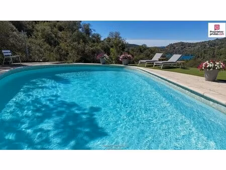 maison avec piscine  vue lac et accès direct
