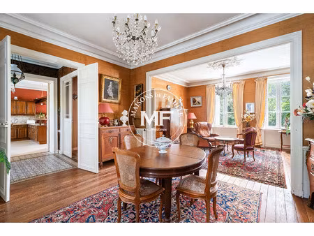 maison de luxe à vendre dans le quartier sillon-moka-courtvoisville