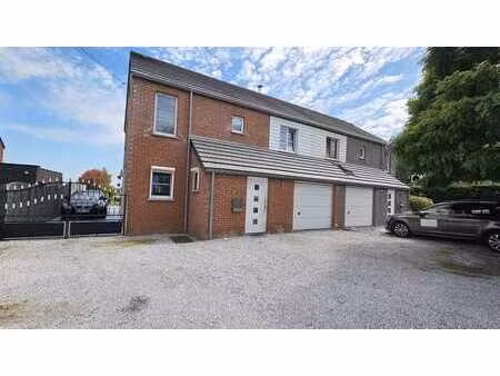 jolie maison habitable rapidement + garage et jardin
