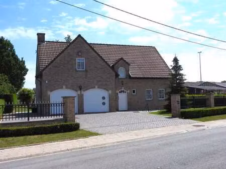 agréable villa en parfait état  proche du centre d'ath!