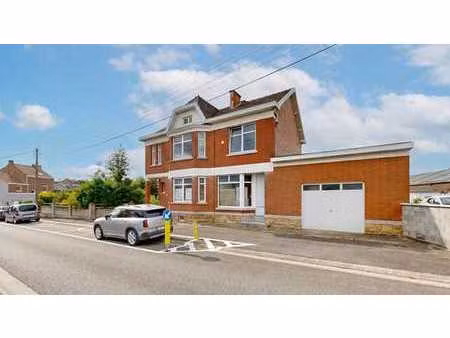 spacieuse maison 3 chambres avec annexes et terrain