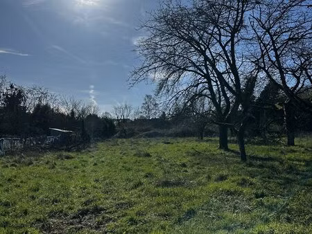 terrain constructible de 1870 m2 à nevers