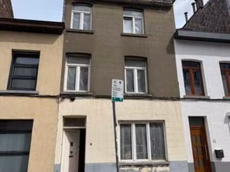 jette – maison unifamiliale 4 chambres avec cour – 335.000 €