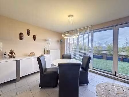 appartement spacieux de 2 chambres avec terrasse à westen...