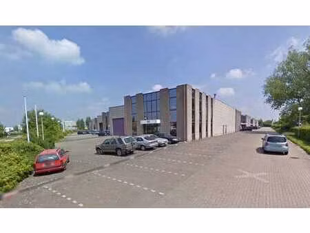 entrepôt avec bureaux idéalement situé à schelle