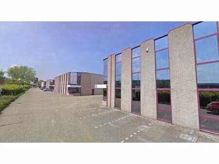 entrepôt avec bureaux idéalement situé à schelle