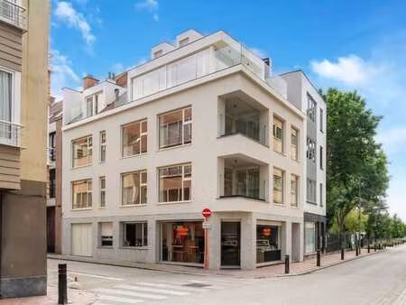 propriété d'investissement avec 3 appartements à vendre à kn