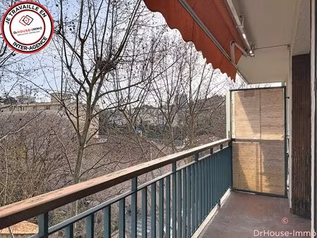 charmant appartement de 3 pièces à toulon avec balcon  cave et garage
