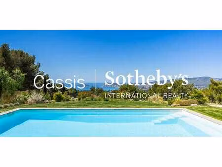 maison avec piscine et terrasse ceyreste (13)