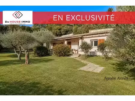 villa de plain-pied au cœur d'un écrin de verdure - 3 chambres - joli potentiel