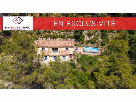 villa lumineuse de 160 m² sur plus d'un hectare de terrain en colline  au cœur d'un enviro