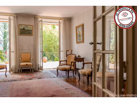 maison de caractère de 400 m² avec jardin et fort potentiel