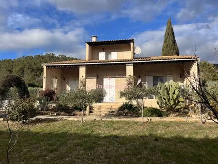 magnifique maison familiale de 5 pièces avec jardin paysager et piscine au coeur du val.