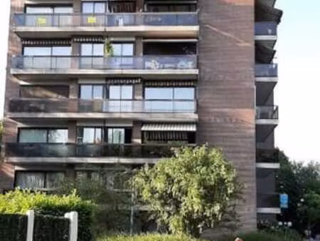 bel appartement au 5ème étage  très lumineux  au calme 