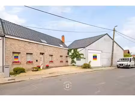veelzijdige woning met 3 slaapkamers  ruime bijgebouwen e...
