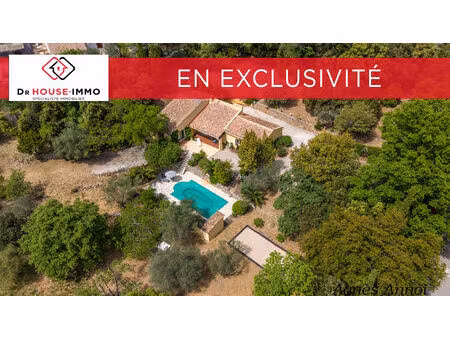 belle propriété lumineuse avec piscine  garage et jardin méditerranéen au cœur d'un écrin 