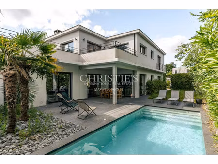 maison de luxe à vendre dans le quartier caudéran-barrière judaïque