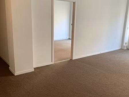 bel espace de bureaux de 200m² - lumineux - proximité louise