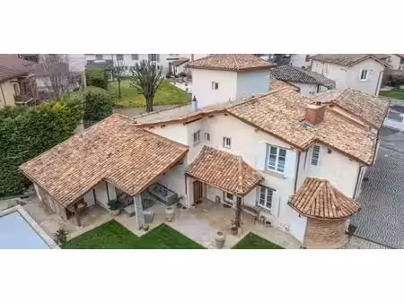 propriété avec piscine reyrieux (01)