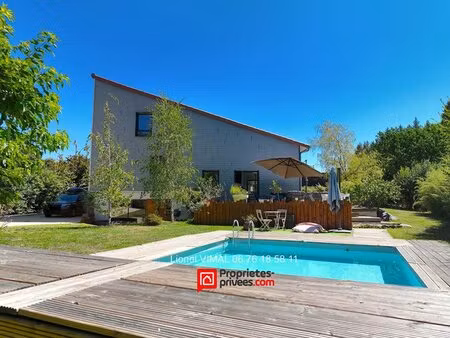 ensemble maison 220 m2 avec piscine + local commercial de 98 m2 ( avec bail commercial )