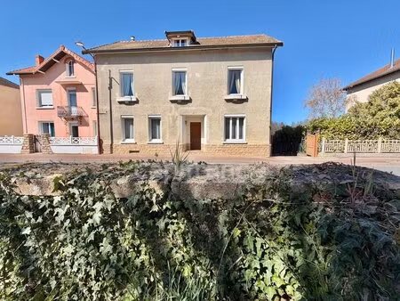 ensemble immobilier : maison + appartement independant + garage de 135m2 + dependances et.