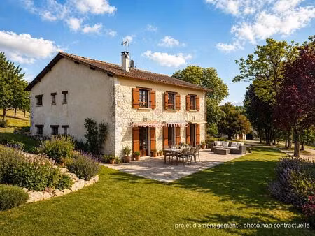 propriété en pierre avec dépendance sur 2 5 hectares - calme absolu en dordogne