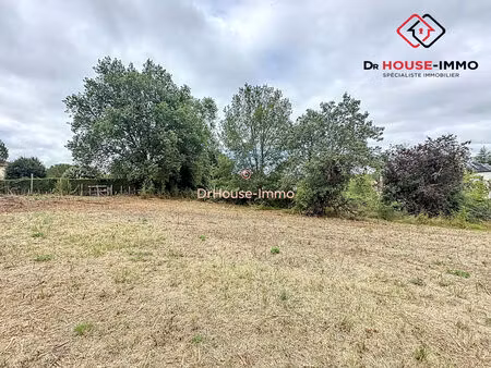 terrain constructible 4 092 m² – à pied du bourg – emplacement recherché