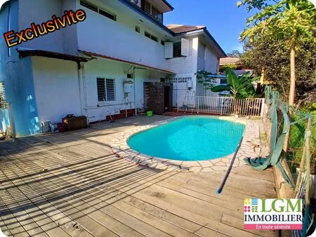 cayenne - hopital - immeuble r+1 - 260 m2 sur terrain 1200 m2 divisible