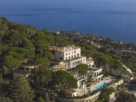 villa de luxe à vendre dans le quartier le riou