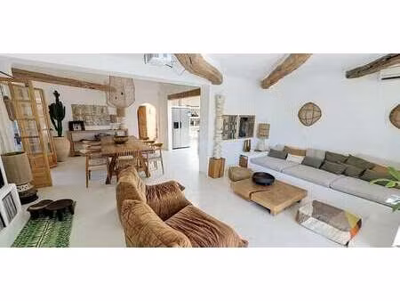 villa avec piscine et terrasse le rouret (06)
