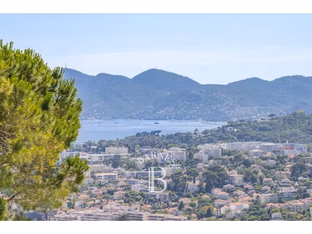 villa de luxe à vendre dans le quartier collines