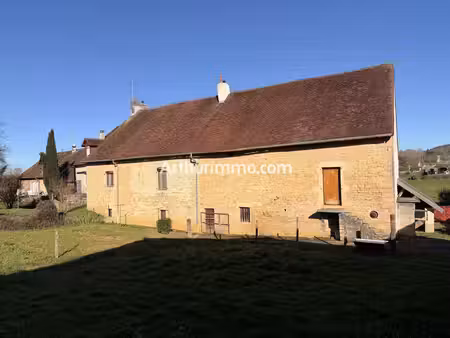 corps de ferme en pierre a renover – 4 800 m² de terrain – 250 m² de dépendances